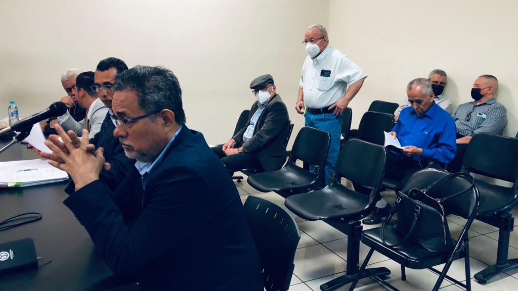 Se reanudó la vista pública en contra de los 10 imputados en el caso Saqueo Público.
Vía <a href="/pachequitoyskl/">Manuel Pacheco , Radio YSKL, El Salvador.</a>