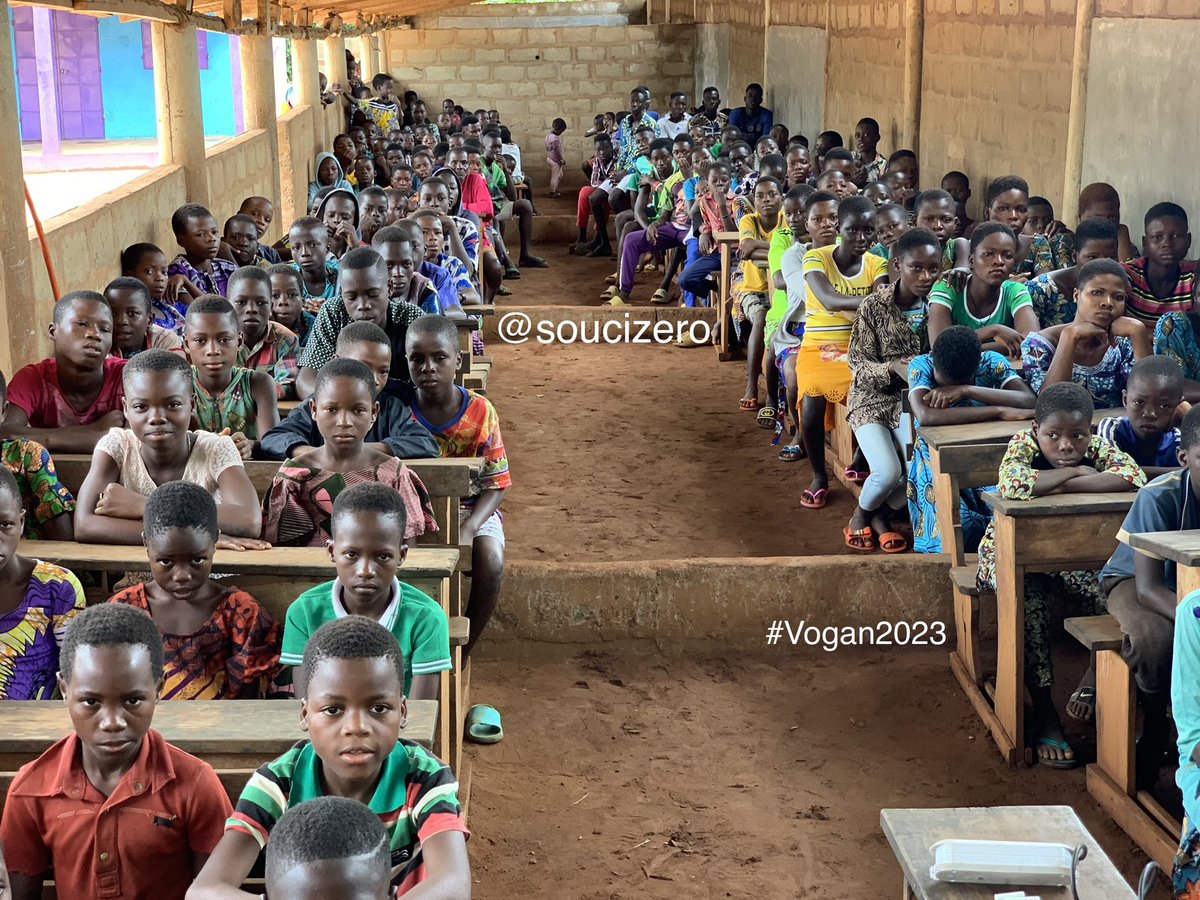 aedemkodjo's tweet photo. L'ONG @soucizero dont j'ai l'honneur d'en être le président a mené avec succès la 2e édition de son programme scolaire « L'excellence » à Vogan le 9 septembre 2023. 230 élèves satisfaits sur 200 prévus. Merci à tous les membres et aux bonnes volontés 🙏🏽🙏🏽 https://t.co/ENPXHhRPeM