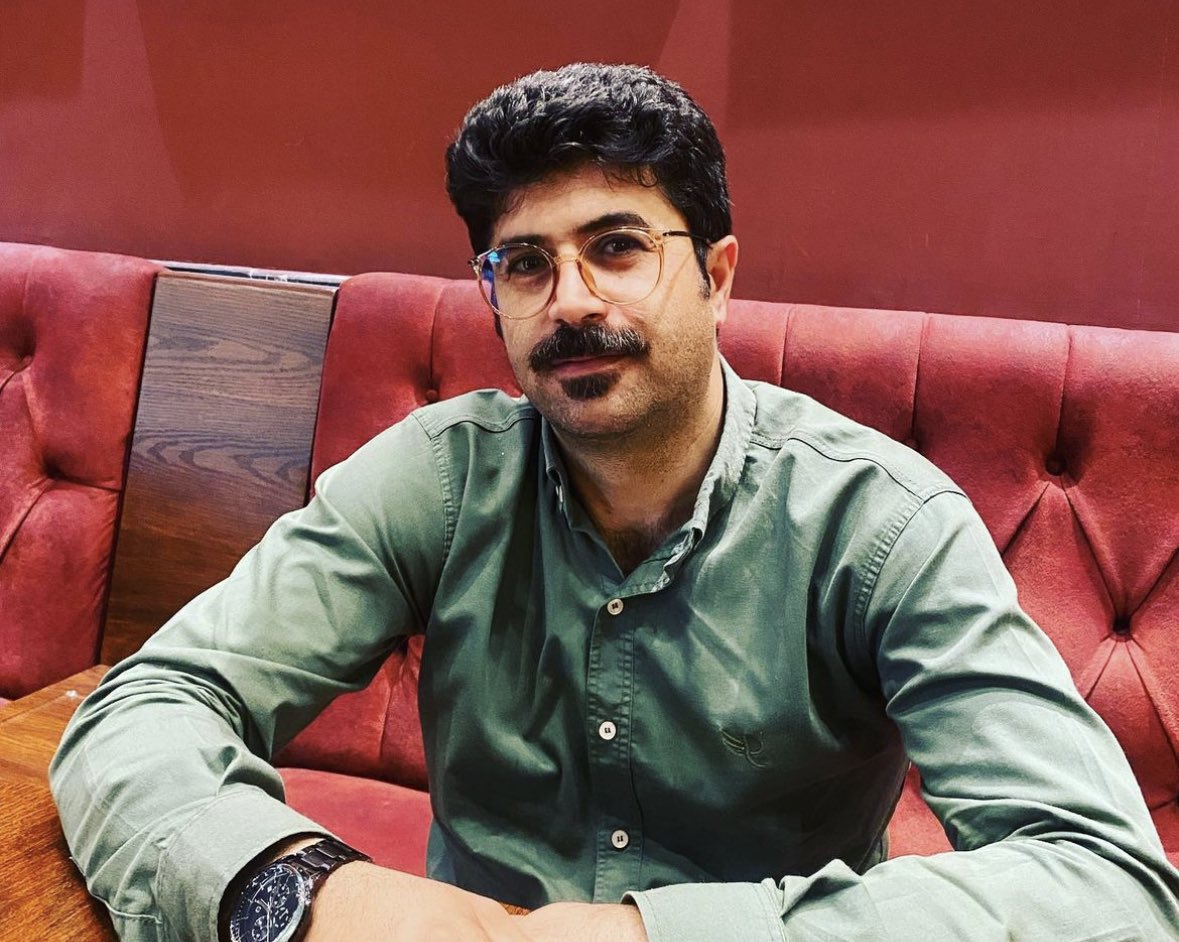 SaeidVafa's tweet photo. حمیدرضا نجفی، از فعالان مدنی شجاع و شریف #اراک توسط اطلاعات سپاه بازداشت شد. این در حالی است که بعد از پیگیری‌های خانواده، اطلاعات سپاه، به طرز نگران کننده‌ای، بازدشت حمیدرضا رو انکار کردند! از طرف دیگه قاضی برای آزادی موقت او از بازداشت، تقاضای شش میلیارد وثیقه کرده! https://t.co/xbtFqDunol