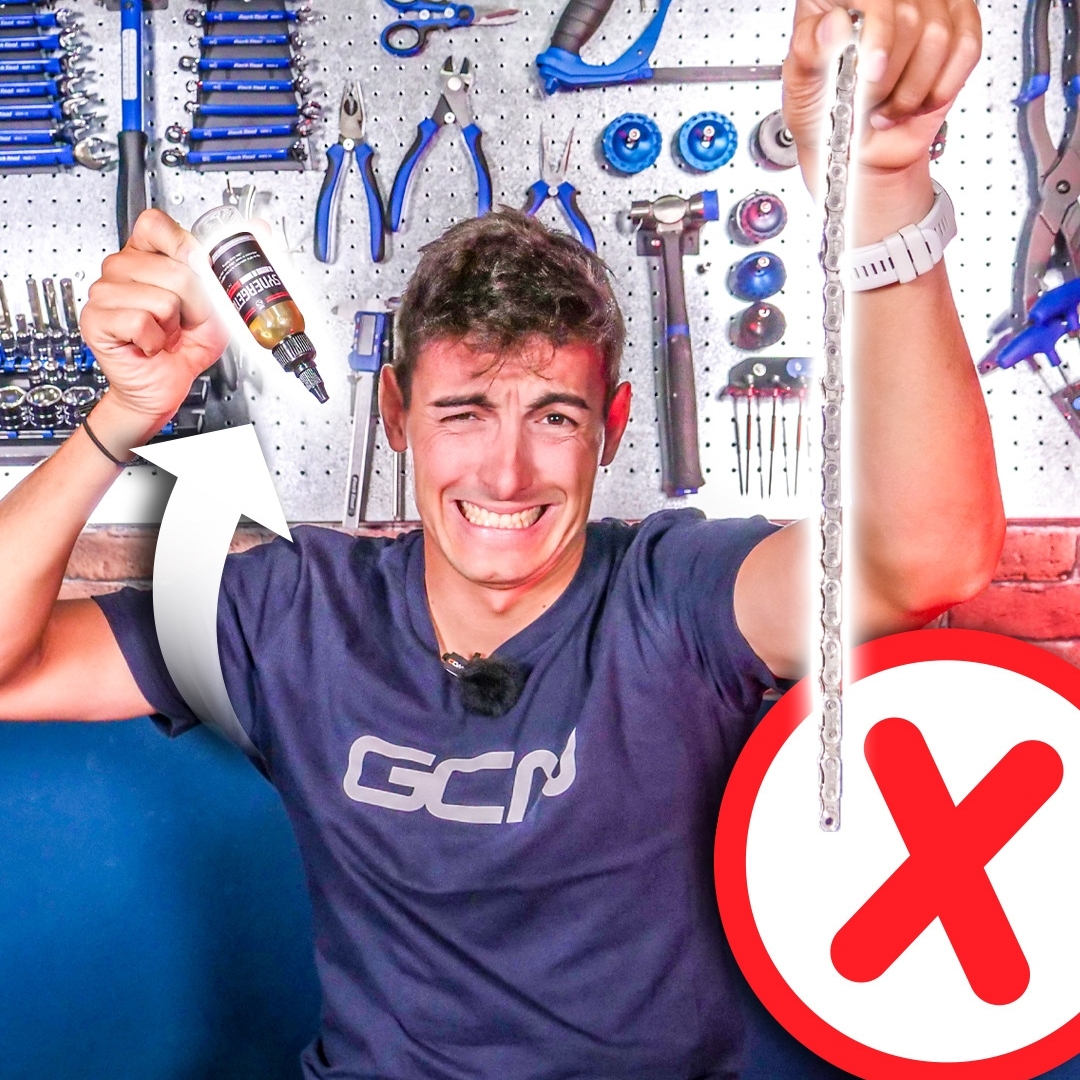 gcnespanol's tweet image. ¡¿Estás destrozando tu #cadena?! 🚨

Muchas personas destrozan su cadena de #bicicleta sin querer. 🫢⚙️

Afortunadamente, identificamos los 5 errores más comunes en lubricar la cadena en nuestro último video de YouTube!

👉 l8r.it/Dfiq