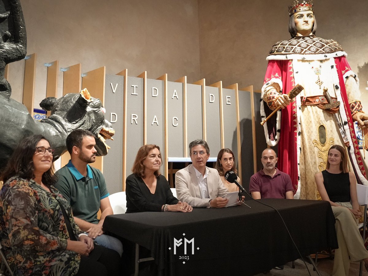 Imma Badell Rosés, Josep Maria Feliu Roca, Imma Galofrè Sellarès, Arnau Martí Rovira i Iris Serra Esplugas són els administradors i administradores de la Festa Major 2024. 

#fmvila