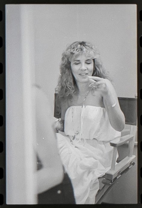 StevieInPhotos's tweet photo. Stevie Nicks backstage, Tusk Tour, 1980 https://t.co/X6VGCFsHy5