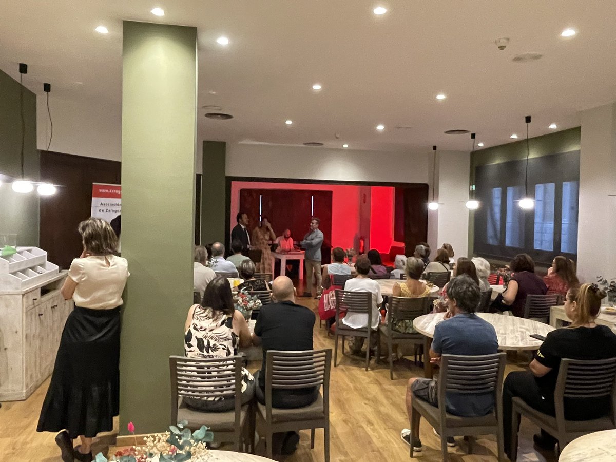 HorecaRestauran's tweet photo. Comienza el certamen de #Microteatros en los #hoteles de #Zaragoza enmarcado en la VII SEMANA de #Goya
con la colaboración y apoyo de @cervezasambar @CocaColaEP_es @camarazaragoza @DirectorHotel @ZaragozaTurismo @DPZaragoza @aragonturismo y @GobAragon https://t.co/rNGVYpdlMO