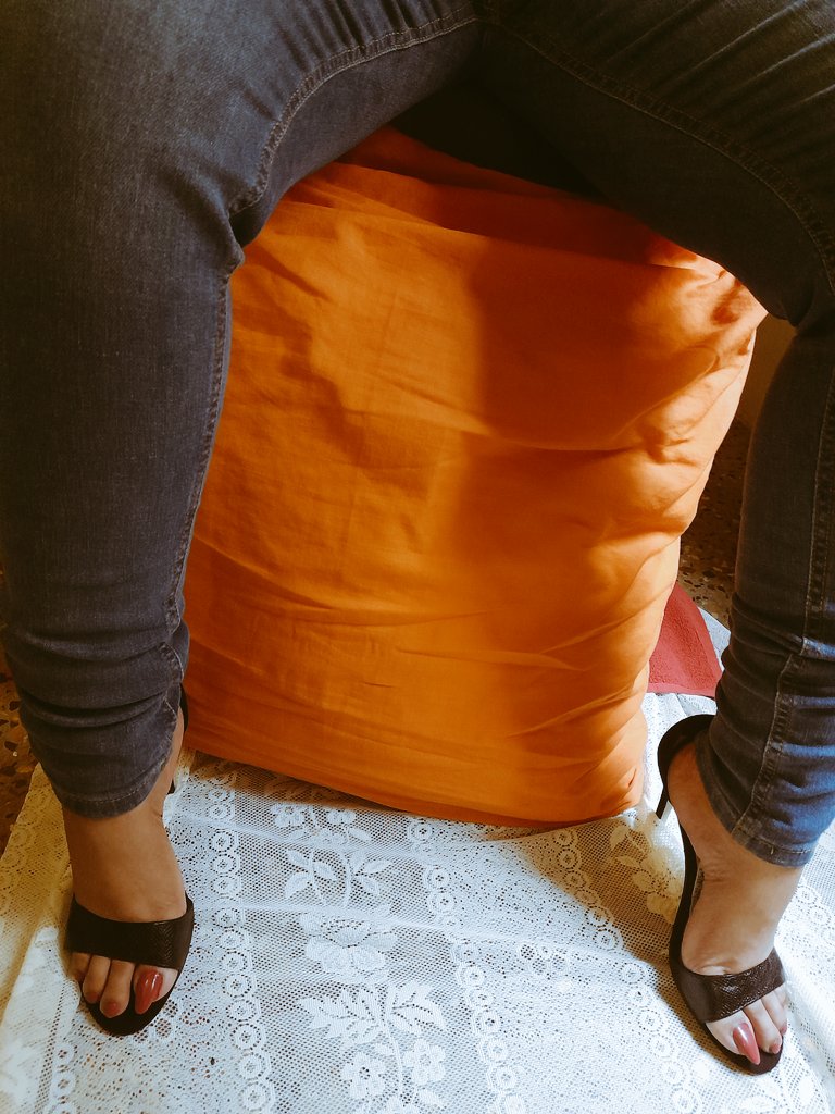 perla__c's tweet photo. The denim combo #jeansonheels #western #pencilheels #feetlover #feetslave #feetqueen #4inchheels #pakifeet #sexyfeet #feetnails https://t.co/wAtmcjYa8W
