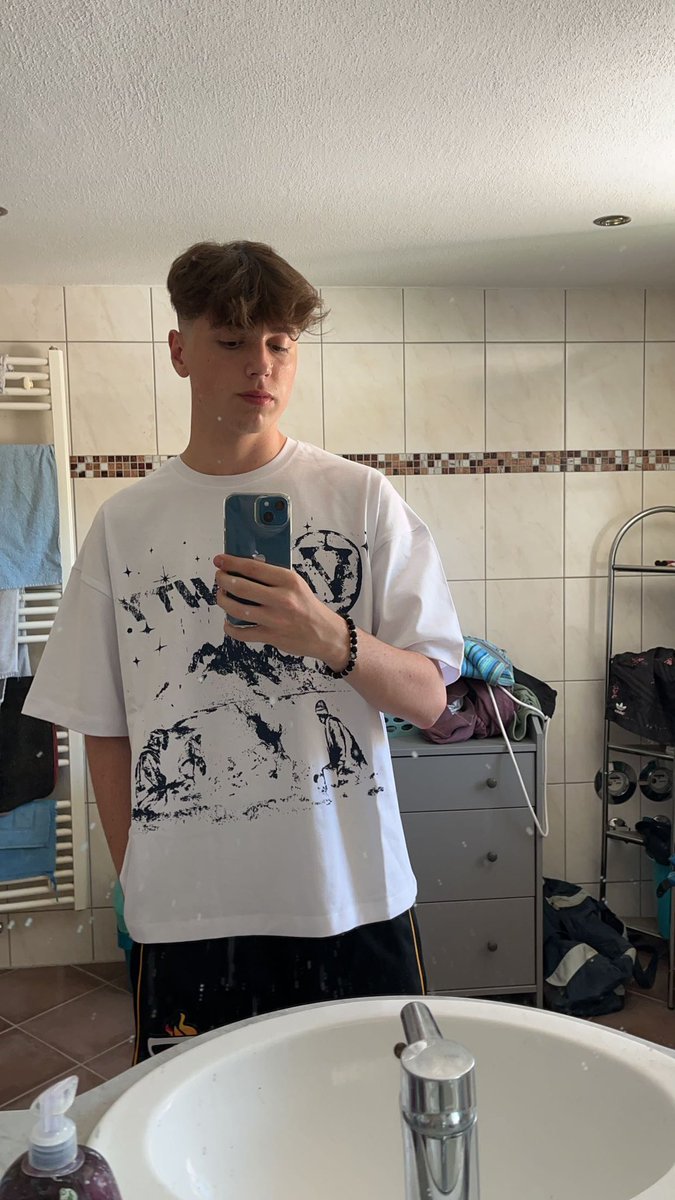 TimV2_'s tweet image. Daily leak 🤓