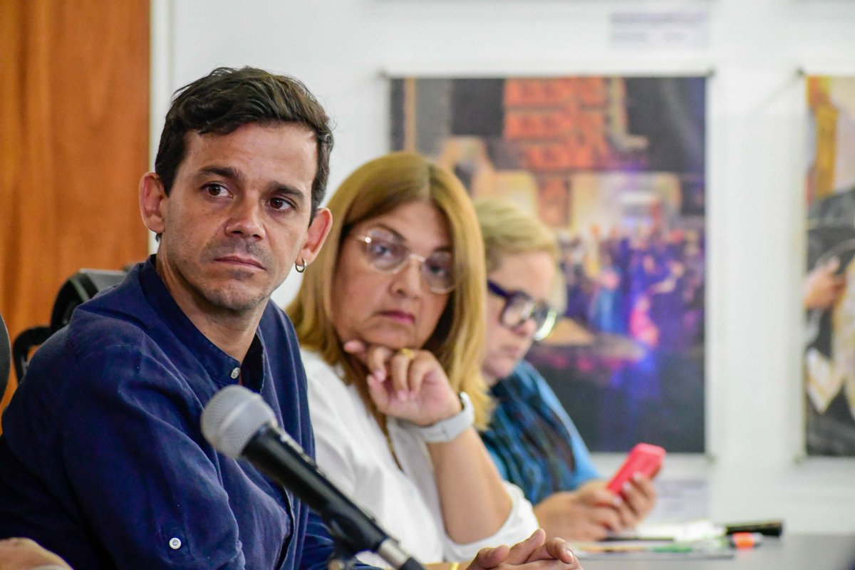_LaAvanzadora's tweet photo. En este momento histórico de la educación, Venezuela avanza en su propósito de consolidar la escuela como epicentro de acción social y desarrollo territorial, la adecuación de los 10 vértices del Plan Victoria Bicentenaria y nuestras 4 líneas trabajo.

@NicolasMaduro https://t.co/Dhd6htOj3A