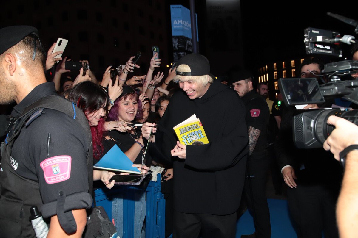 rubiusmods's tweet photo. 💙 Nuevas fotografías de Rubius en la Alfombra Azul de #RubiusNextLevel https://t.co/qp1PvRZHYR