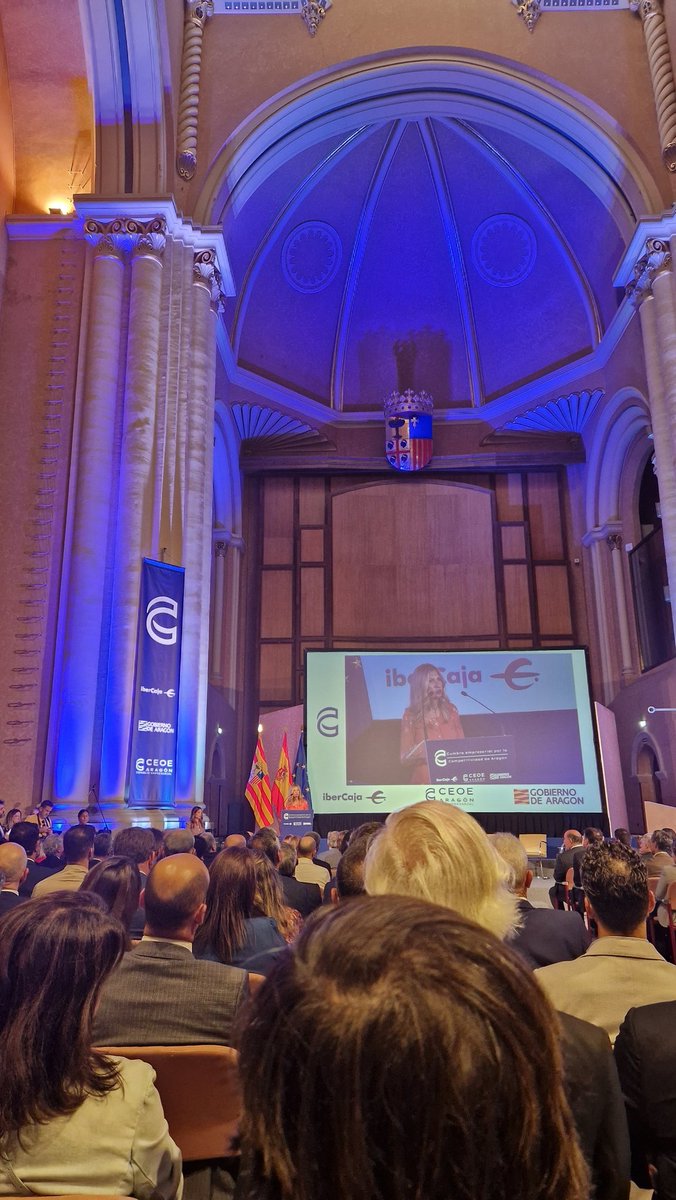 VII Cumbre Empresarial por la Competitividad de <a href="/CEOEAragon/">CEOEAragon</a> en la que <a href="/SaicaGroup_es/">Saica Group</a> recibe el Premio de Honor Empresa de Aragón. 

#Empresa #Competitividad 
<a href="/GobAragon/">Gobierno de Aragón</a> <a href="/ibercaja/">Ibercaja</a>