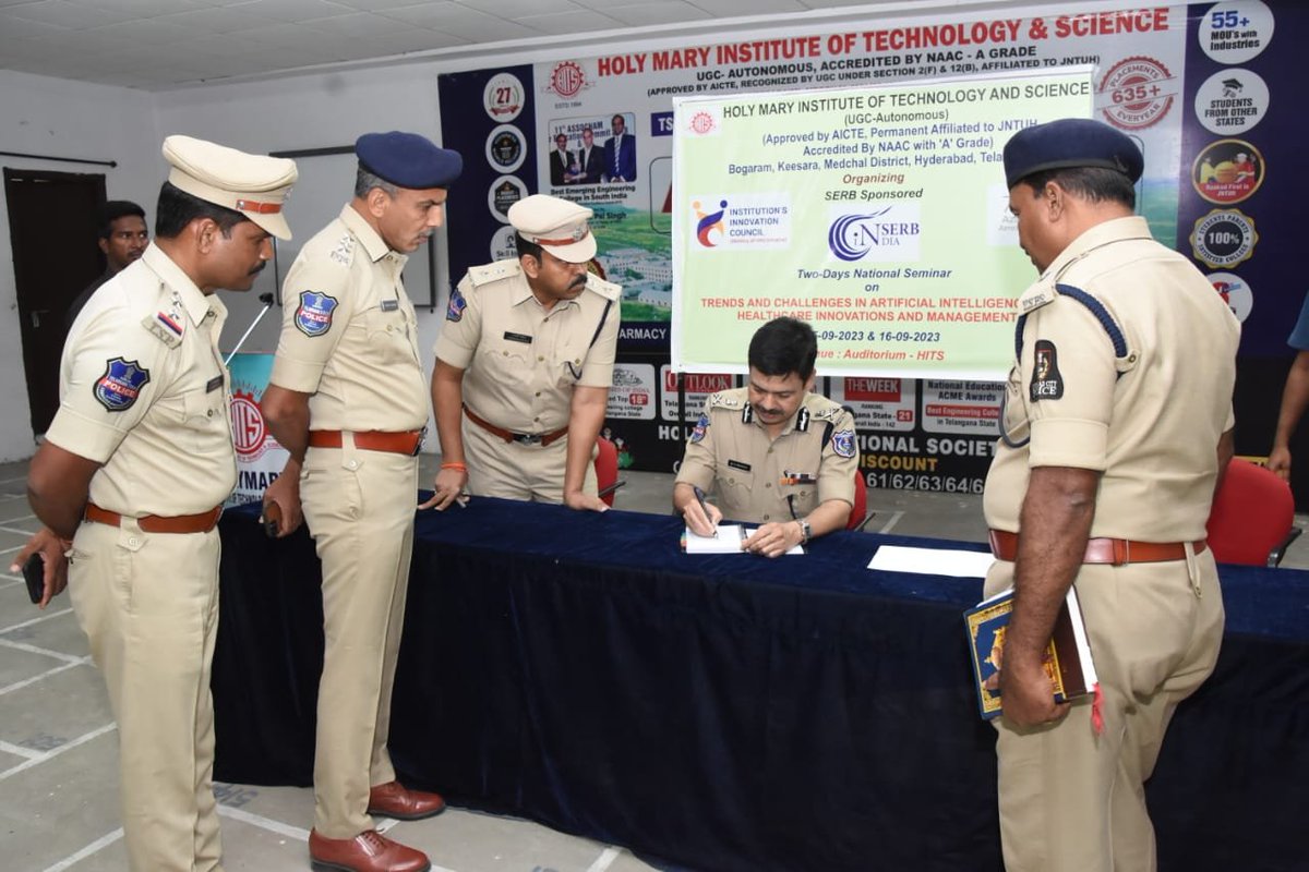 MalkajgiriCop's tweet photo. #CP_Rachakonda Sri.#DS_Chauhan_IPS, inspected election #distribution, #reception, and #counting_centers. Given instructions regarding #maintenance, #safeguarding of #Strong_Room, and parking arrangements at holy mary institute of Technology & Science, Bogaram. https://t.co/kDqlUfpiDX