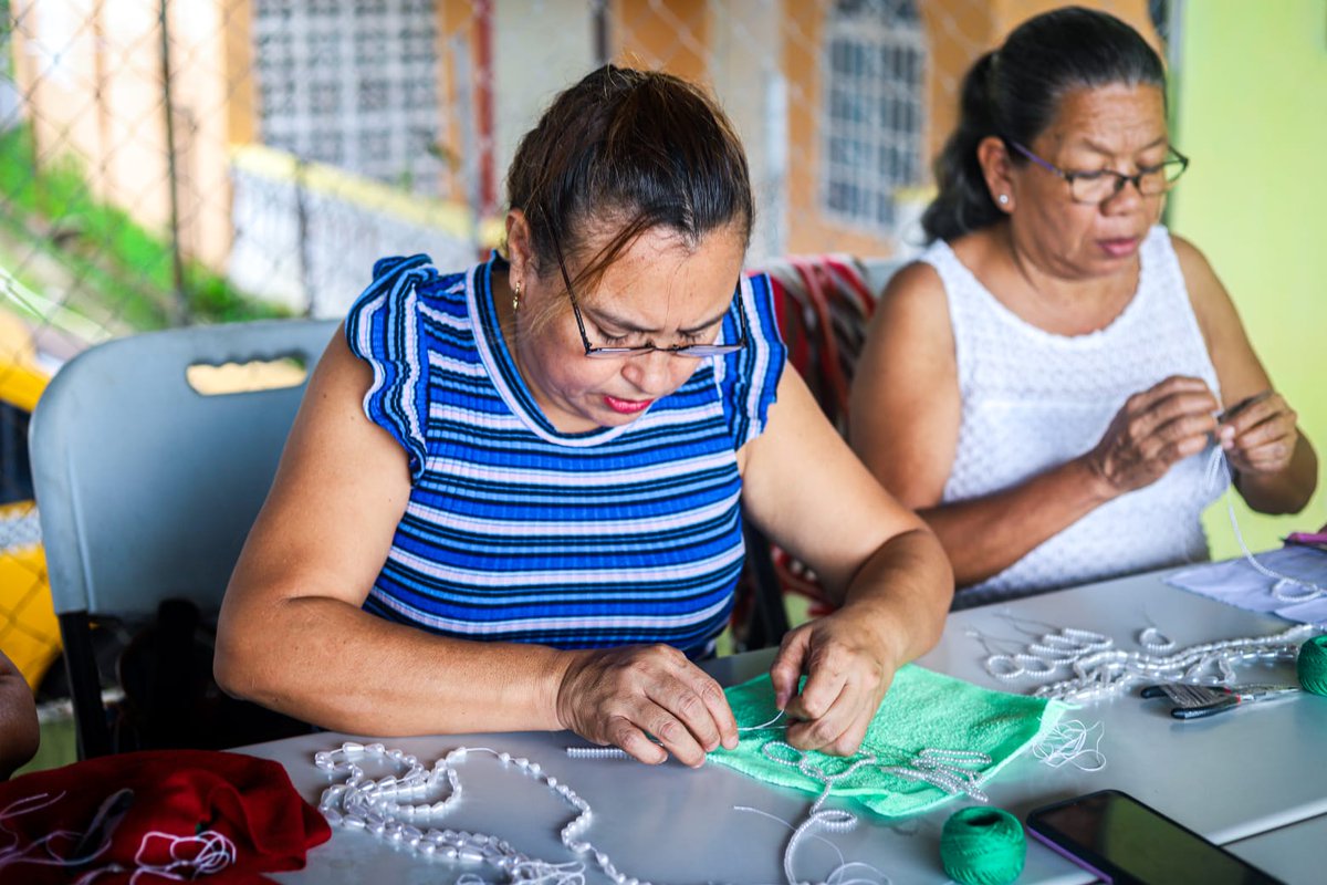 Seguimos capacitando a mujeres de San Miguelito, en esta ocasión arrancamos con el curso de confección de tembleques de INADEH. Estamos brindando más oportunidades para que las mujeres puedan desarrollar sus habilidades y puedan generar sus propios ingresos.