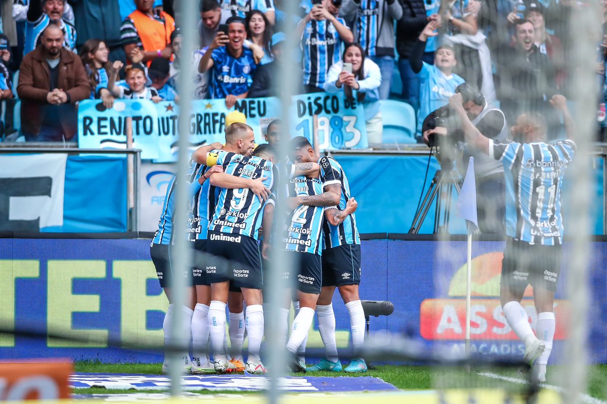 🇪🇪 GRÊMIO ESCALADO para enfrentar o Corinthians!

Gabriel Grando
Fabio
Rodrigo Ely
Kannemann
Reinaldo
Villasanti
Pepê
Nathan
Cristaldo
JP Galvão
Luis Suárez

Técnico: Renato Portaluppi

📸 Lucas Uebel | Grêmio FBPA