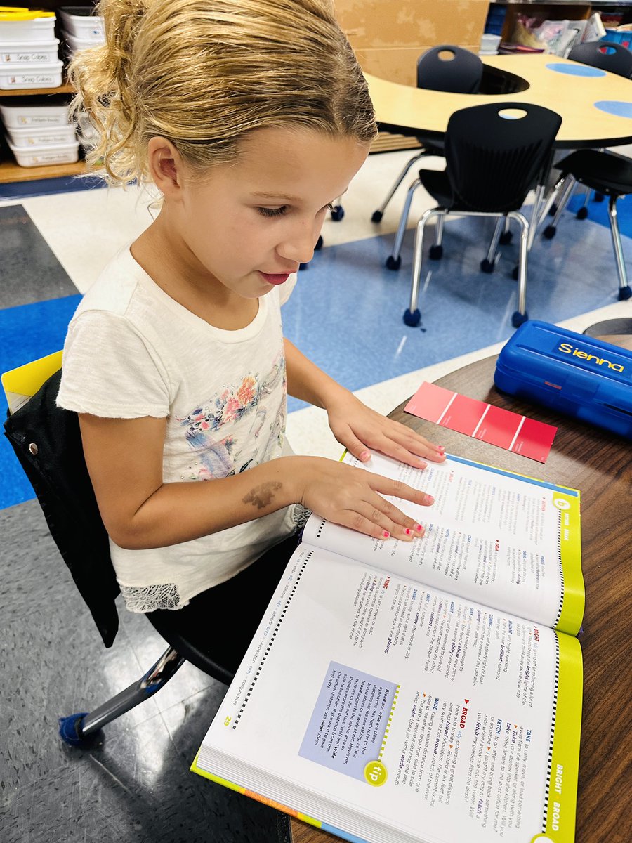MsLeeHubbard's tweet image. Understanding the power of word choice is critical to molding great writers, speakers, and communicators. By teaching shades of meaning, students have a visual to support their acquisition and storage of vocabulary. #TeachingForUnderstanding #HubbardSchoolRocks #3LeeSquad