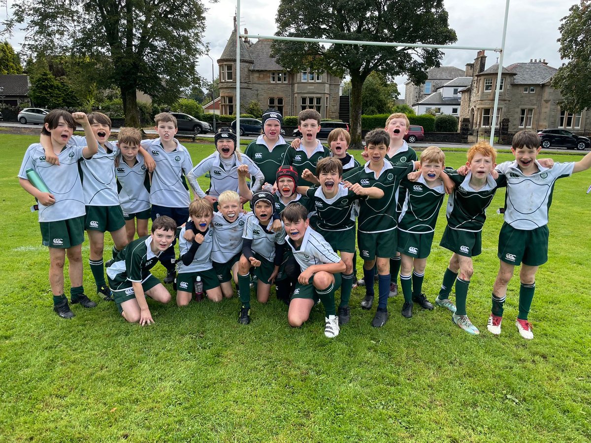 StColSport's tweet image. Great weekend of rugby against @KA_PhysEd.
🏉 8 matches
🥇over 125 pupils playing
🏆almost 85% of J6 and Transitus choosing to represent the School
🏅80% of S1 boys played
Lots of smiles and effort from the teams from both schools. 
@StColSchool @firstpointusa #wearestcolumbas