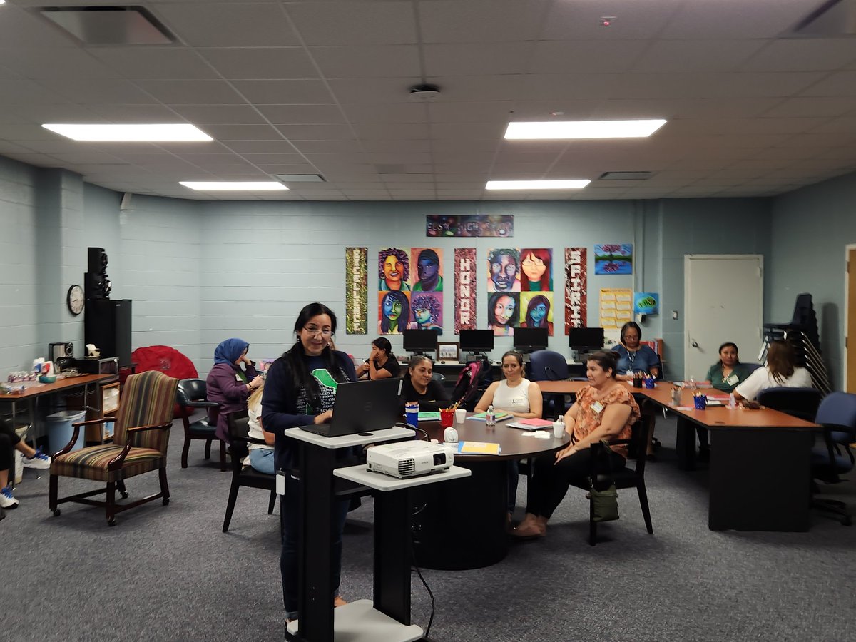 cstewGeo's tweet photo. @MARICELASO99053 had packed house today at her adult English Learner class here at @ElsikHighSchool 
#Elsiksuperheroes
#meet the parents
@Alief_Fame @AliefISD https://t.co/48vNgy8pEV