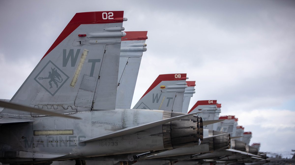CoronetEast's tweet photo. VMFA-232 is enroute to Iwakuni for their UDP deployment. #DEVIL71, #DEVIL81 and #DEVIL91 flight departed from Miramar MCAS #KNKX to NAS Whidbey Island #KNUW, September 14th 2023. No tanker support noted on this Coronet West #ALTRV sofar. #CoronetWest #UDP 🇺🇸 🇯🇵 https://t.co/xyeZod2zdi