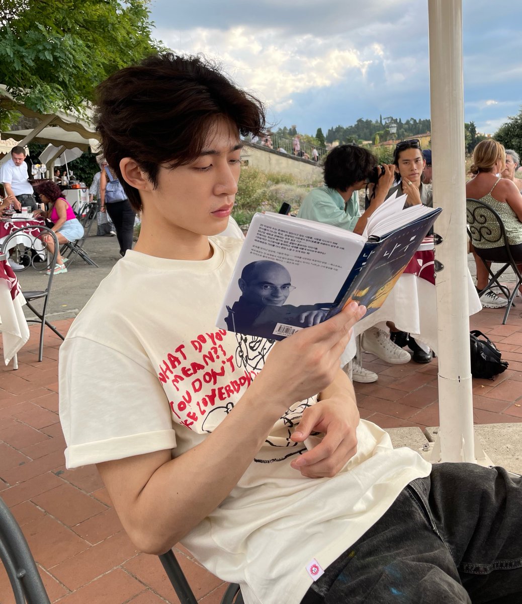 nk__1612's tweet photo. #ฮันบินอ่าน The Tree of Possibilities ต้นไม้แห่งความเป็นไปได้ - Bernard Werber
รวมเรื่องสั้นเหนือจินตนาการ สร้างแรงบันดาลใจ🤍
#hanbinreads https://t.co/WGvzig85At