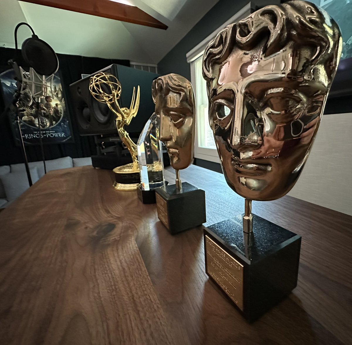 Bear McCreary 🐻🎶 (@bearmccreary) on Twitter photo Feeling grateful for the <a href="/BAFTA/">BAFTA</a> Award for #GodOfWar #Ragnarok, that now sits proudly next to its companion from #GodOfWar (2018). I am tremendously honored to have these in my creative workspace! ❤️🎶
<a href="/SonySantaMonica/">Santa Monica Studio – God of War Ragnarök</a> Feeling grateful for the <a href="/BAFTA/">BAFTA</a> Award for #GodOfWar #Ragnarok, that now sits proudly next to its companion from #GodOfWar (2018). I am tremendously honored to have these in my creative workspace! ❤️🎶
<a href="/SonySantaMonica/">Santa Monica Studio – God of War Ragnarök</a>