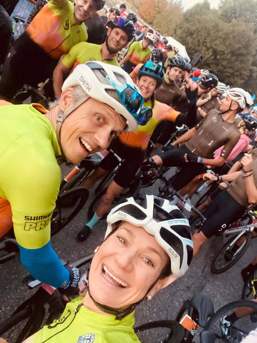 DunbarPhysio's tweet photo. Our girl made it on the podium! Congratulations to Renata Szado on her 2nd place team finish! Woo Hoo!!
#cycling #whistlerfondo #lovecycling https://t.co/larYZKIXu8