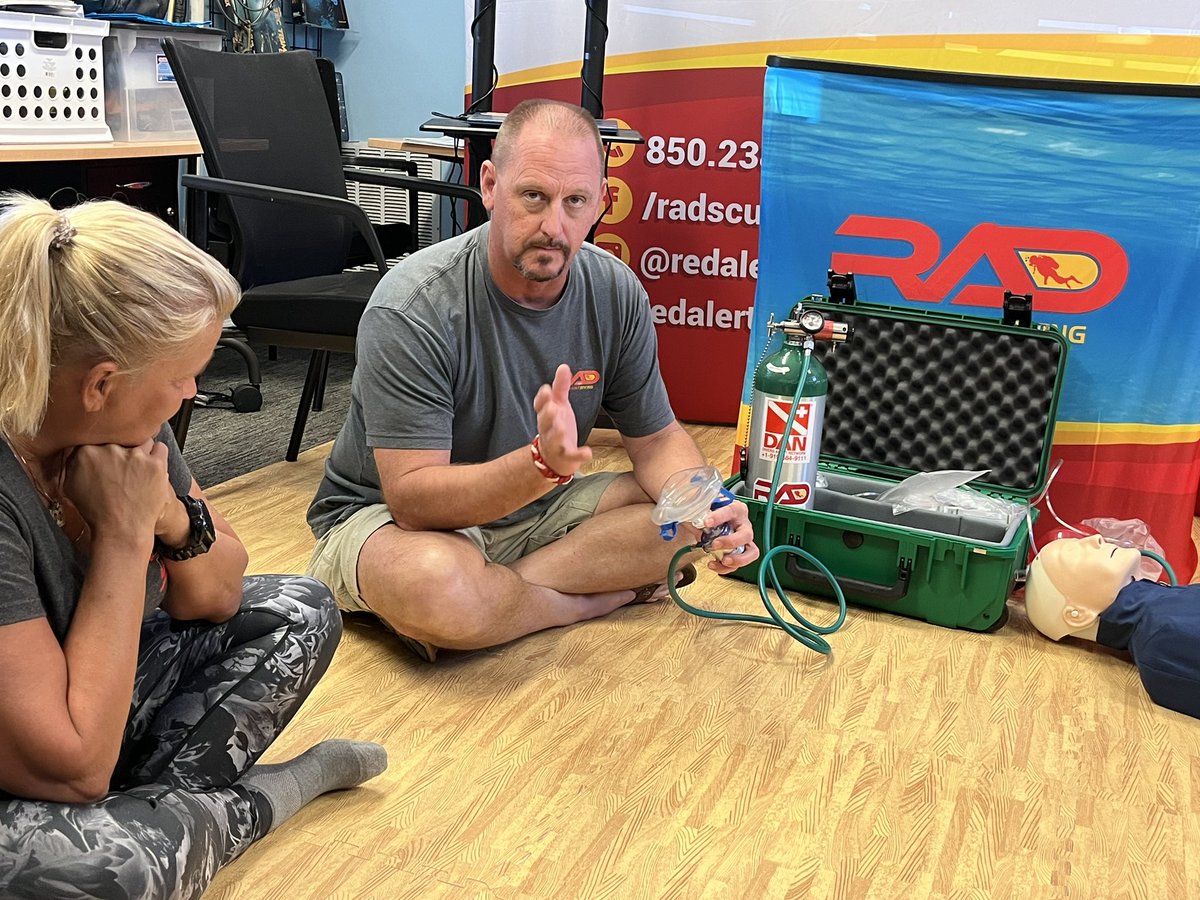 RedAlertDiving's tweet image. Emergency Oxygen Instructor Course!!!