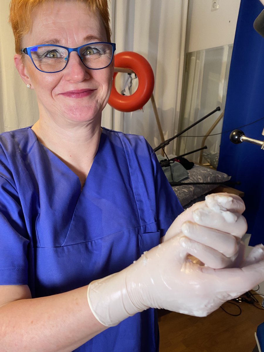 Ja, es macht mich heiß Dich ordentlich durch zu Fisten ... und Dich vorher richtig rektal zu entleeren ... und dann geht es los ... mehr Leidenschaft als bei mir gibt es kaum ...