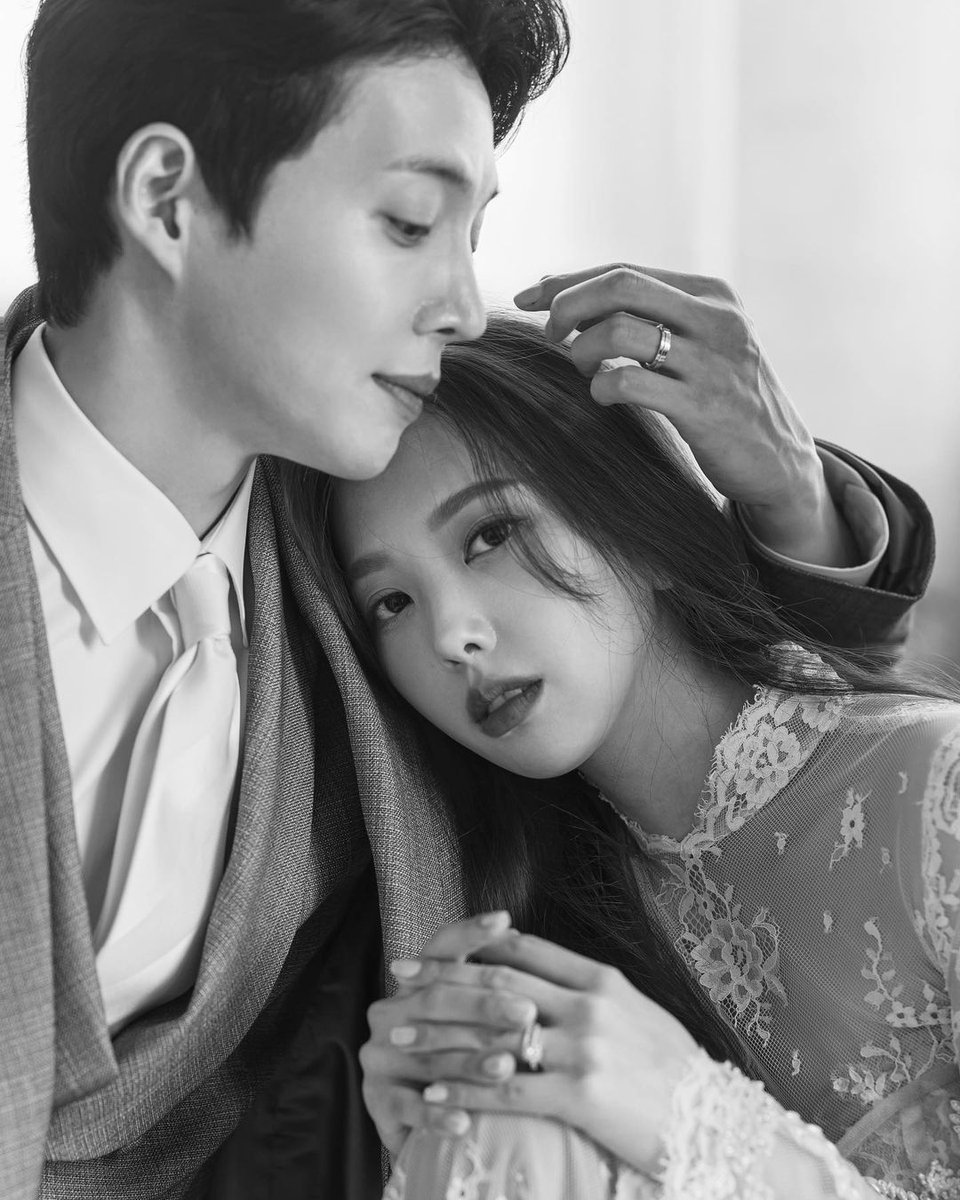 dailyoonjo's tweet photo. ㅡ 230918. 💍
Yoonjo IG update with Dongho

#YOONJO #윤조 #UNI_T #유니티 #HELLOVENUS #헬로비너스 https://t.co/iV3PCno9fM