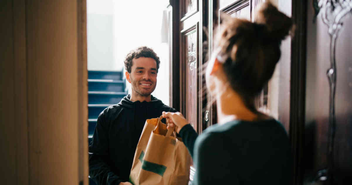 growwithco's tweet image. Small businesses across all industries can benefit from the convenience and ease of delivery apps. Here’s how delivery apps could work for your business: buff.ly/3Lu8TPR #DeliveryApps #CurbsidePickup