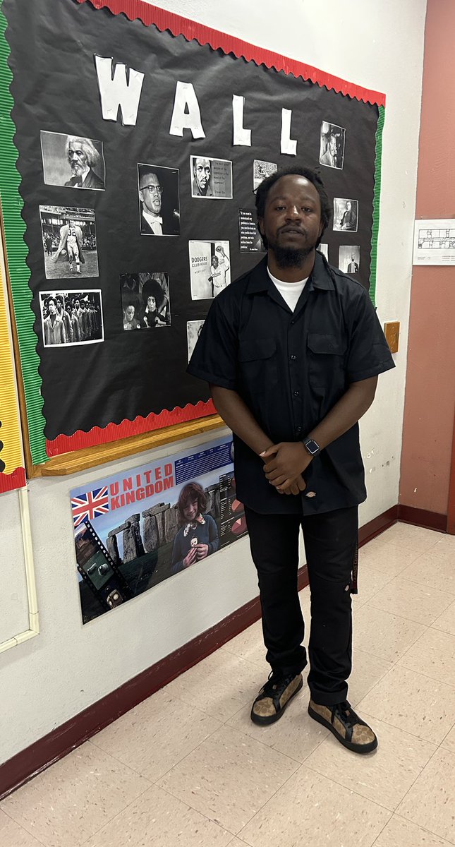 souljalocs's tweet photo. Intellectual Hood 🥷I go to Work in a Dickie 📚📝 https://t.co/h8H0sv717T