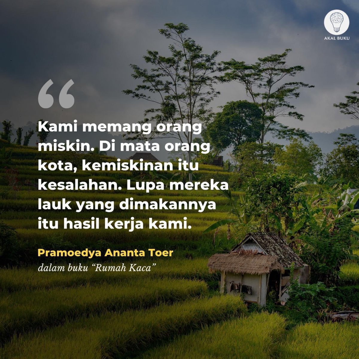 Kekayaan, kemakmuran, kemajuan, kenyamanan, posisi, juga status sosial memang amat rentan untuk membuat siapa saja lupa pada banyak hal.