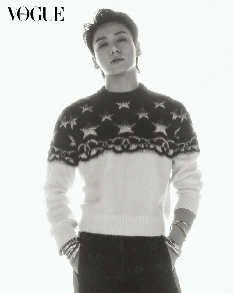 charts_k's tweet photo. Jungkook’s “Seven (feat. Latto)” is now the longest-running #1 song by an Asian act on Billboard’s Global Excl. US chart (9 weeks), surpassing @BTS_twt's "Dynamite". 

It ties for the 2nd longest running #1 song on the chart ever. https://t.co/Extgzu0cbr