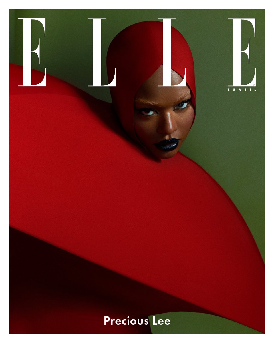 ellebrasil's tweet image. Toda edição da ELLE é especial, mas essa tem motivos a mais: o #Volume13 marca os três anos do nosso retorno ao impresso. Além disso, é setembro, o mês mais importante da moda. Por isso, a escolha da modelo Precious Lee para a capa é tão impactante. 🖤 

Qual capa é a sua