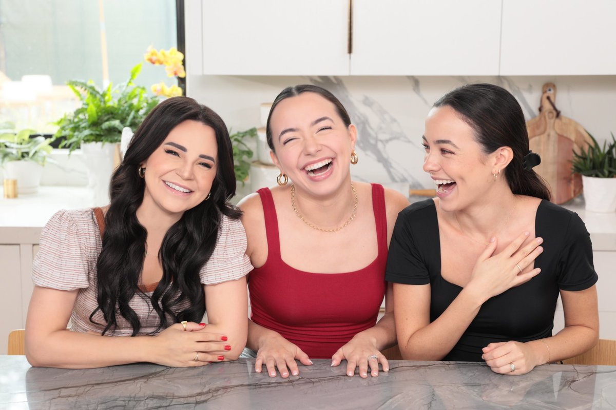 New video! Tried Real Food VS Freeze Dried Food with @veronicamerrell and @VanessaMerrell! 🤗🍕🥔🍟 Watch Video Here: youtu.be/GzN6soP79B8?si…