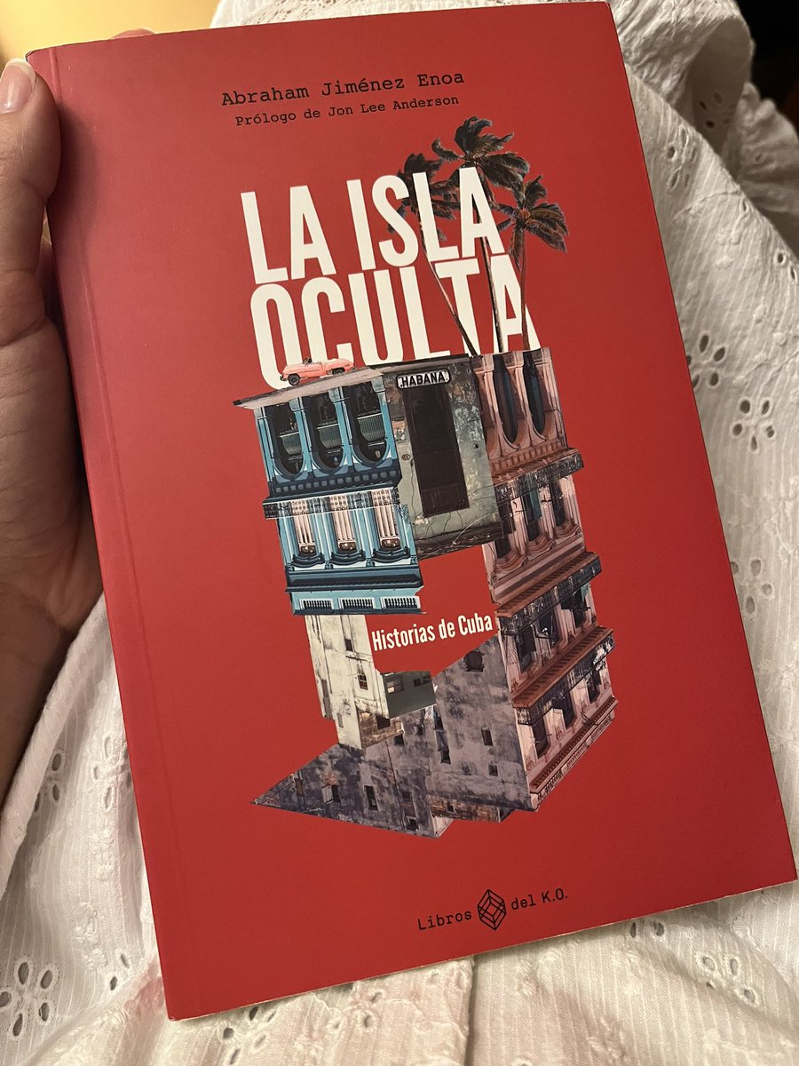 Desde que llegué a Barcelona no hago más que entrar en las librerías y preguntar por #LaIslaOculta Hoy por fin lo conseguí 🙌🏼 ¿Cómo hago para que me lo firmes <a href="/JimenezEnoa/">Abraham Jiménez Enoa</a>? 😩🤍