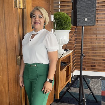 LicdaJulia's tweet photo. #NuevaFotoDePerfil https://t.co/OsbA67vGqo