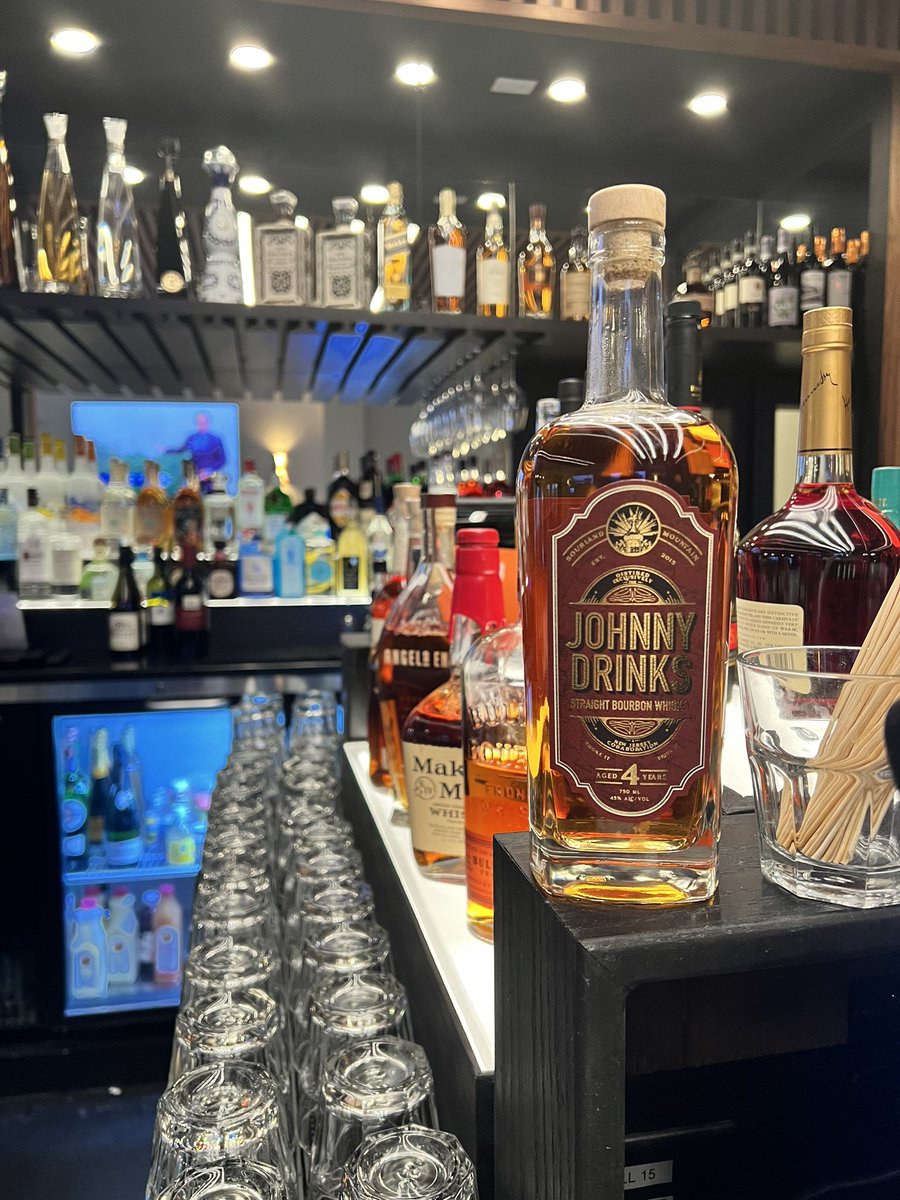 johnny_drinks's tweet photo. Make your own drink or go out?@spirits_network https://t.co/wwBTwlHC69 https://t.co/h0gaACbftU