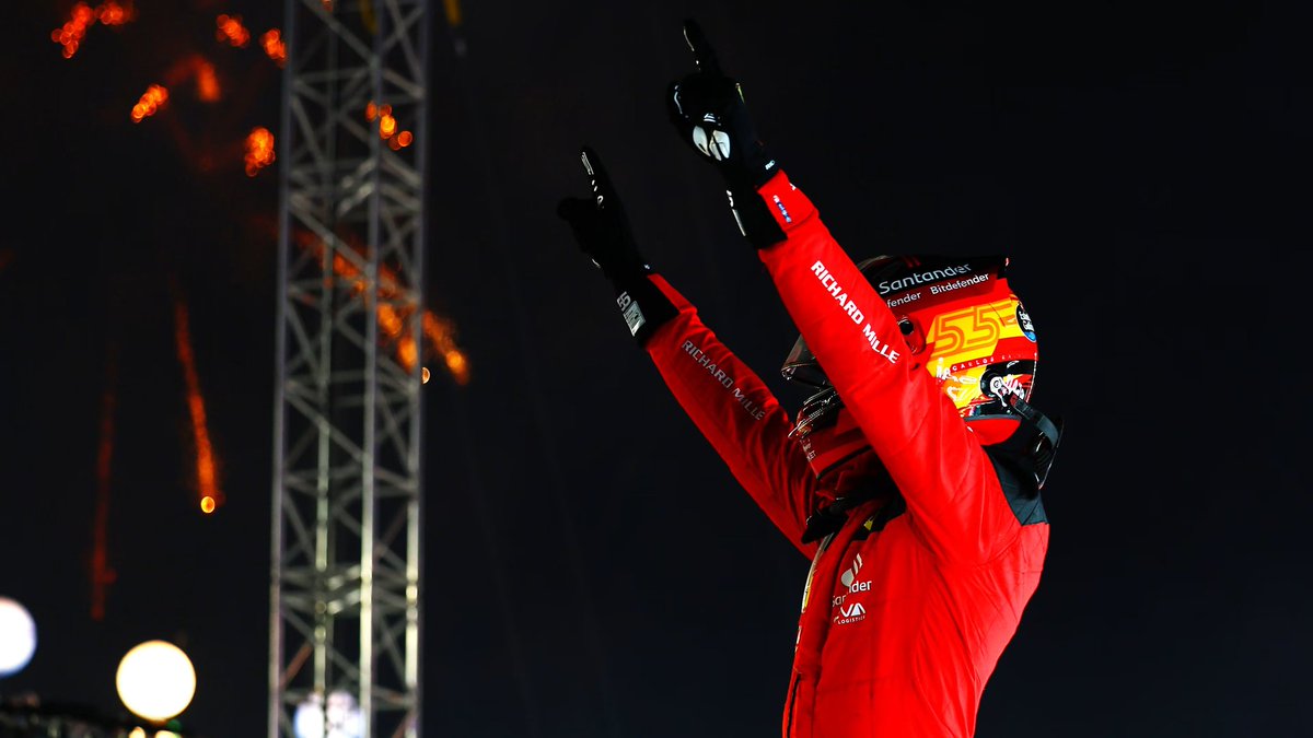 FerrariF1FRA's tweet photo. 🔴 La forme de Carlos Sainz avec Ferrari depuis la reprise :

- 3 courses
- 2 Pole Position
- 2 podiums 
- 1 victoire
- 50 points

Bouillant. 🌶️ https://t.co/94FhJgzRCj