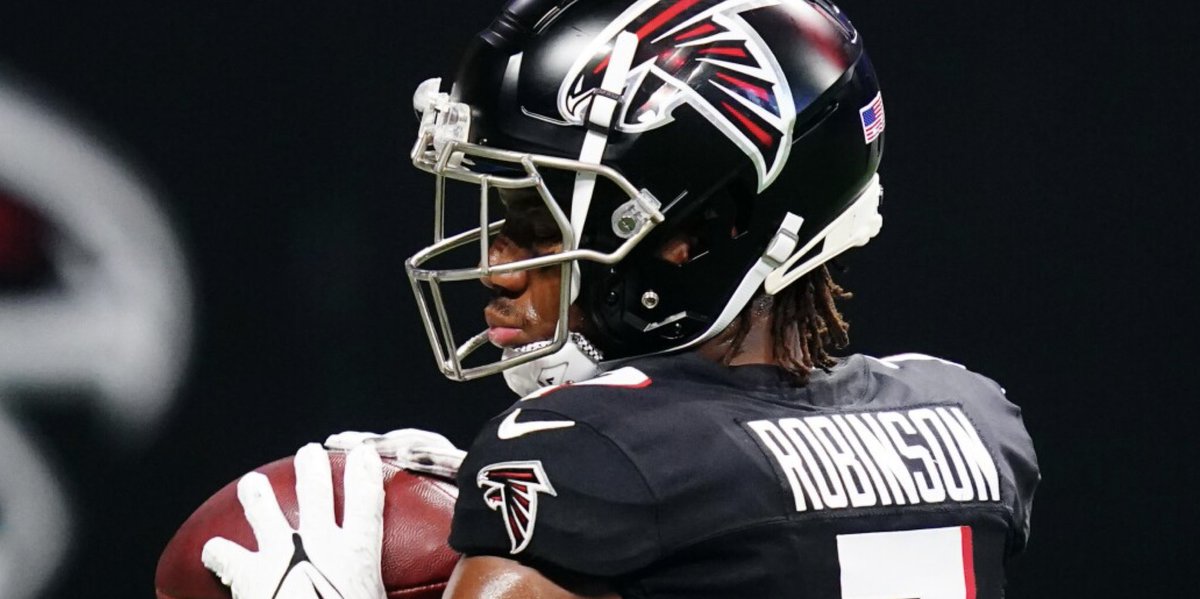 RookieWatxh's tweet photo. Bijan Robinson’s rookie season is off to an INSANE start.

Robinson is currently second in rushing yards (180) across the entire league, only behind Christian McCaffrey.

Second in the entire league in rushing first downs (11).

First in the entire league in receptions for a running back (10).

And second in the entire league in receiving yards for a running back (75).

The Falcons rookie RB is DIFFERENT 😳