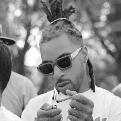 loujefe_'s tweet photo. #NewProfilePic https://t.co/aSCz6UiIcm