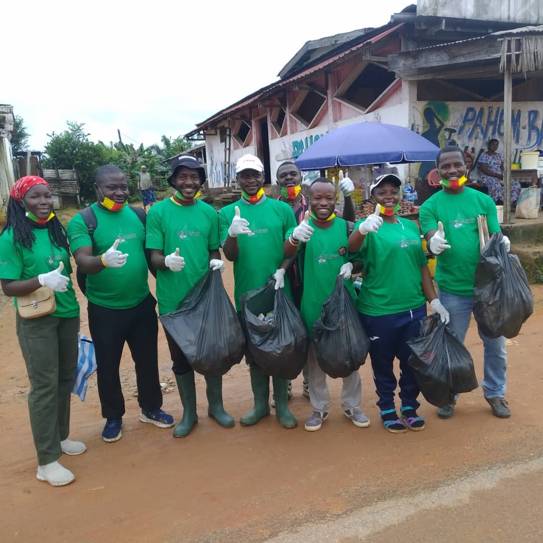 Agricodeex23386's tweet photo. The World Cleanup Day took place on september 16, 2023. AgriCodeExpo Cameroon in partnership with Let's do it Cameroon celebrated this event in the cities of Yaounde, Douala and Yabassi.

#AgriCodeExpo
#WorldCleanupDay2023 
#FaisonsceCameroun
#faisonslemonde https://t.co/XOIhKF3LSo