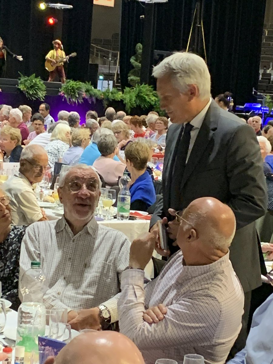 joelbruneau's tweet image. Comme chaque année à l’occasion de la Foire de #Caen, j’ai retrouvé nos aînés lors du traditionnel repas des seniors. Un moment qui nous permet d’échanger sur notre ville et ses projets dans une belle ambiance de partage !