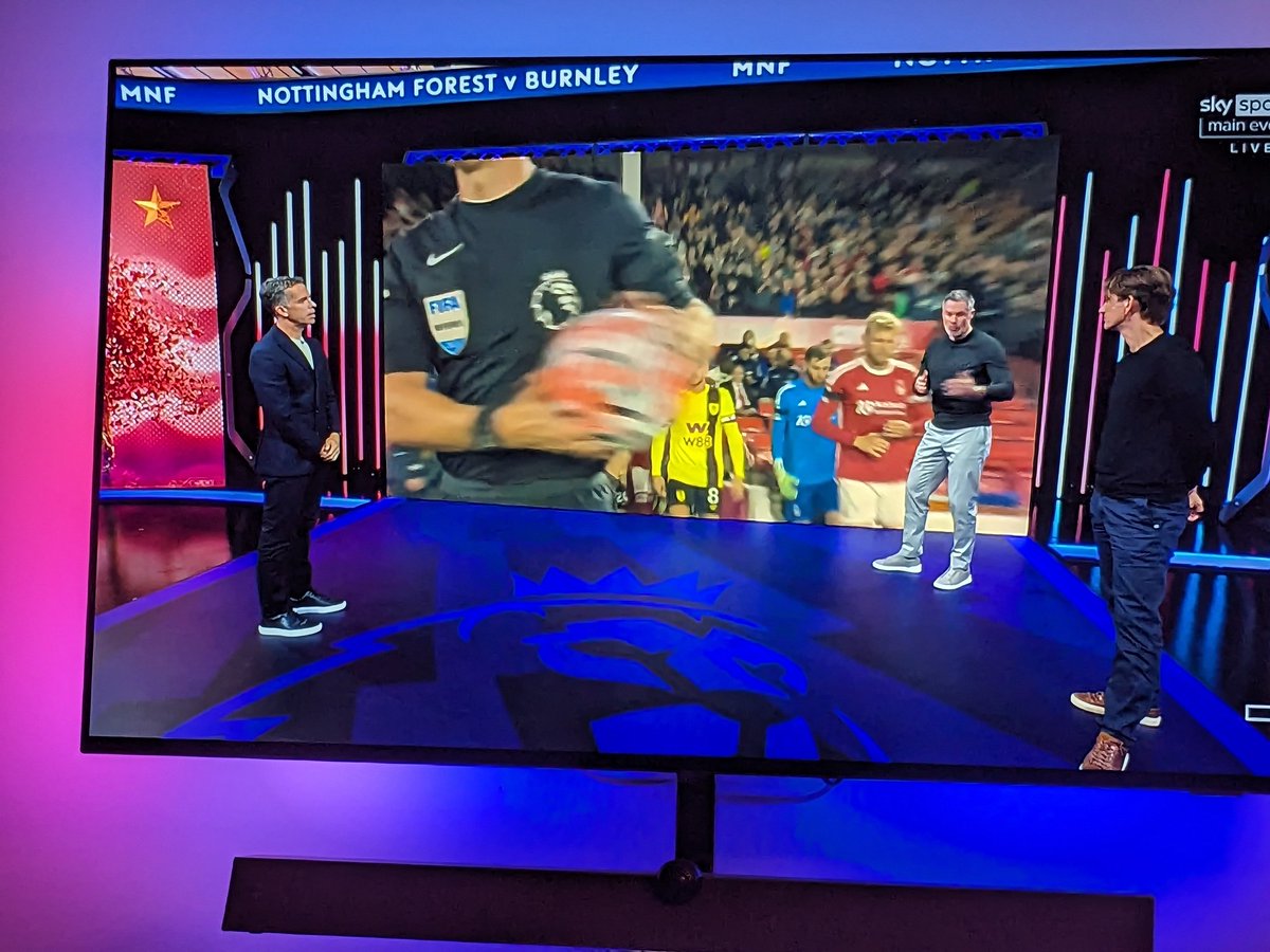 ParksR80's tweet photo. @SkySports are you only allowed to wear the same brand of shoes in different colours? https://t.co/0h5aOuwKYU