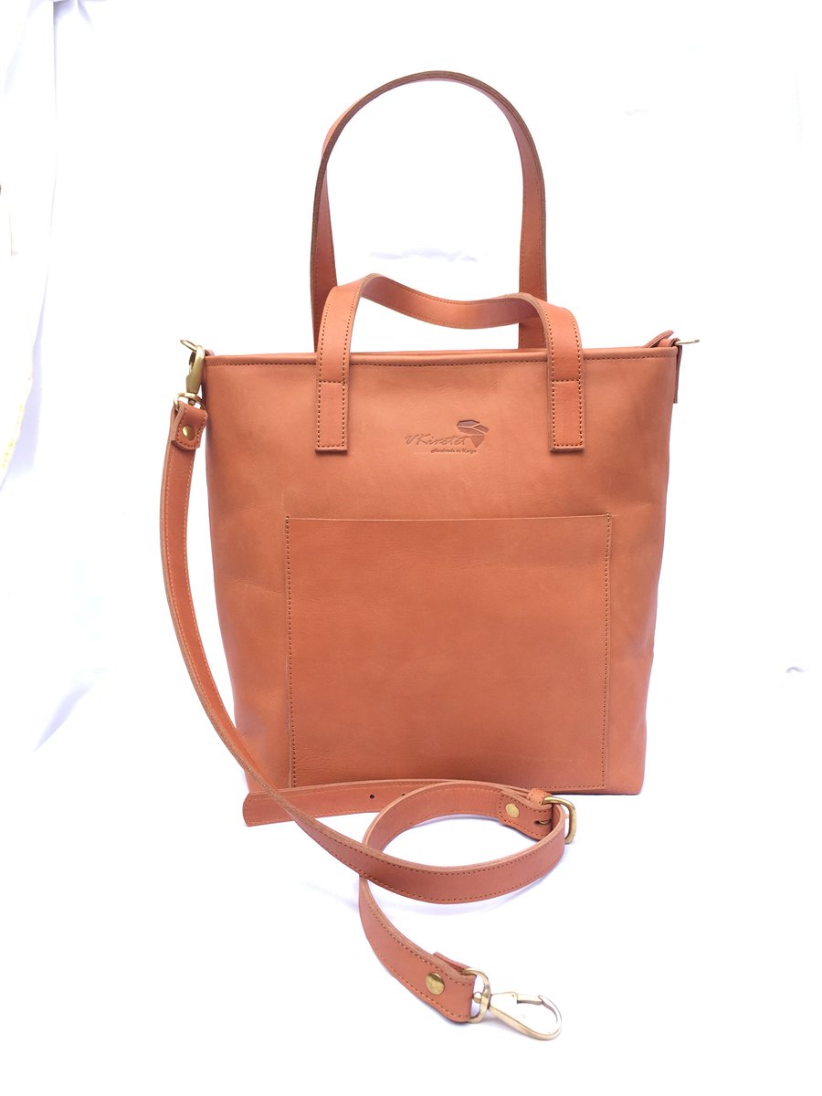 vkirotet's tweet photo. @currAm3L If you want a genuine leather one, we got you. We also work with canvas. Here are a few of our products but we do custom work as well. Here’s our whatsapp number for more information 0737070833 https://t.co/B7RS2lth4w