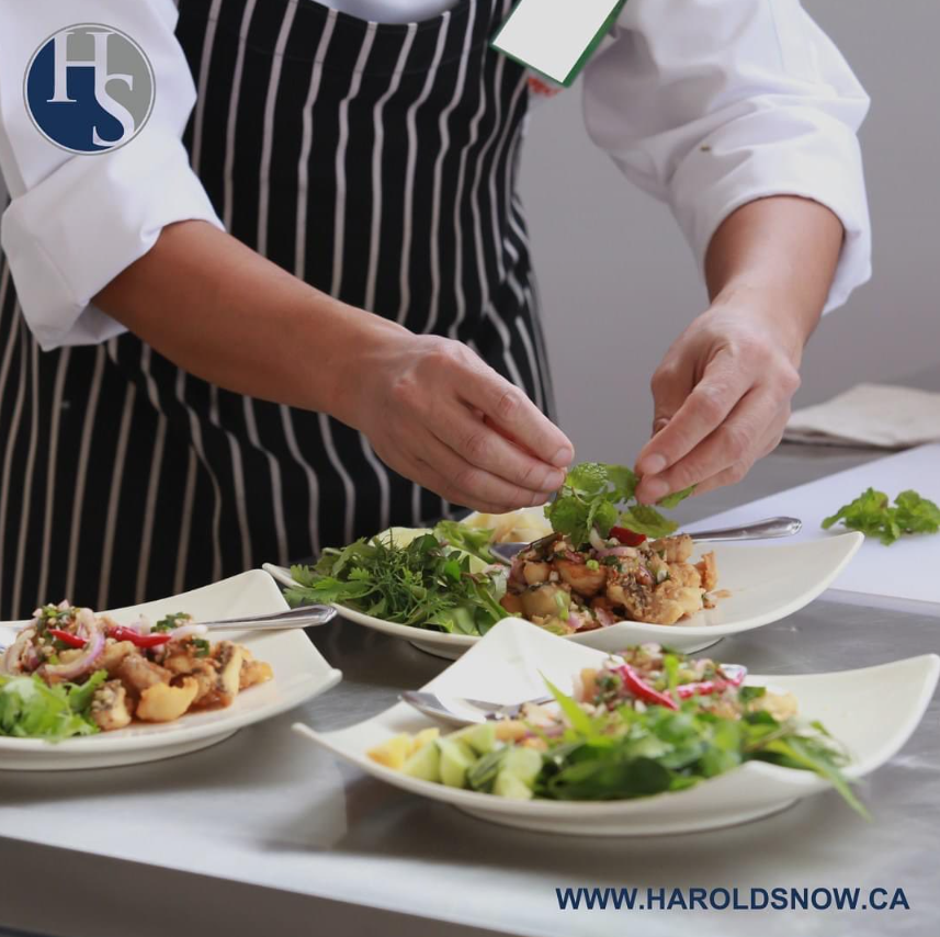 haroldsnow's tweet photo. First impressions aren’t everything, but they’re important. Shout-out to the chefs who spend those extra seconds enhancing the presentation. 👩‍🍳
Looking to upgrade your restaurant equipment? LINK IN BIO.✅ 
#cheflife #cooking #restaurant #equipment #shoponline #post #cheflifestyle https://t.co/JCNs1qXV1Z