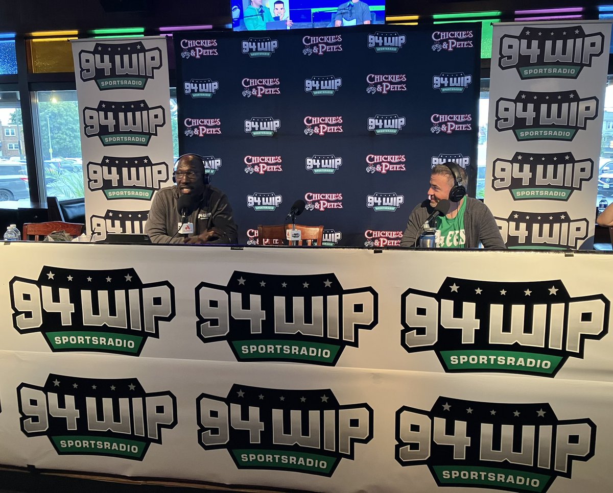 We’re live at Chickie’s in South Philly! Time change: The Brandon Graham Show is from 5:15-6:15pm today, then we get ready for Phillies at Braves (7:20pm). 🚨