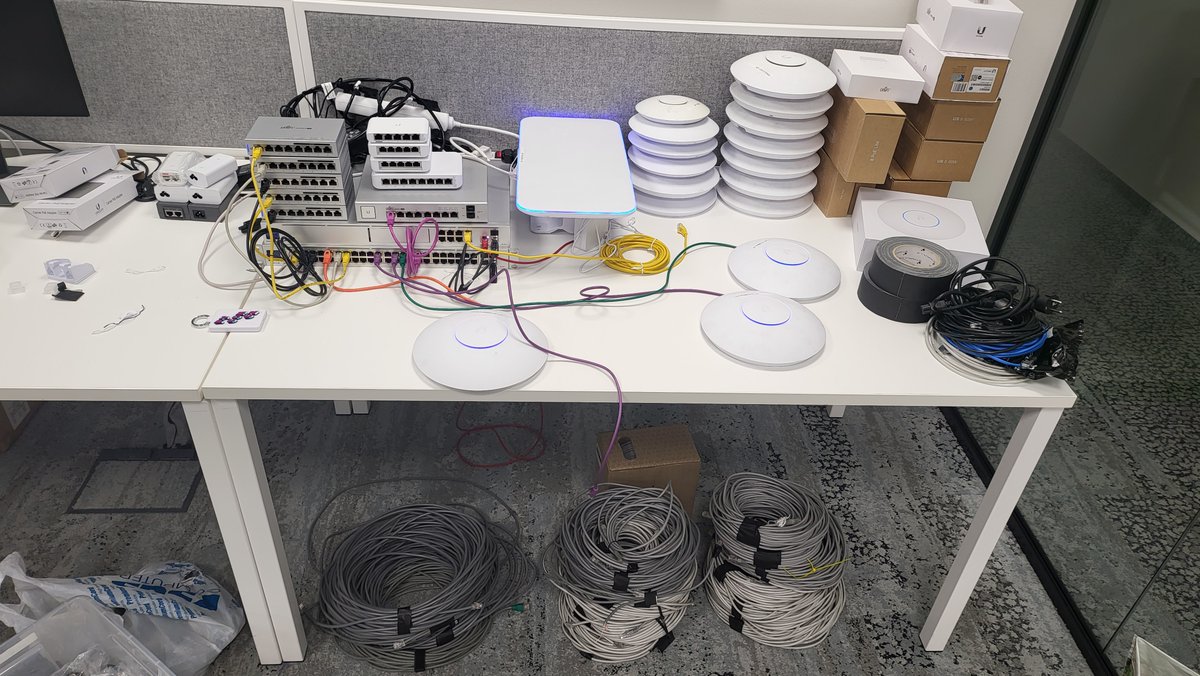 adamjezek98's tweet photo. Whole network for #PyConCZ #PyConCZ23 venue; compacted https://t.co/5Jxy4B9PGM
