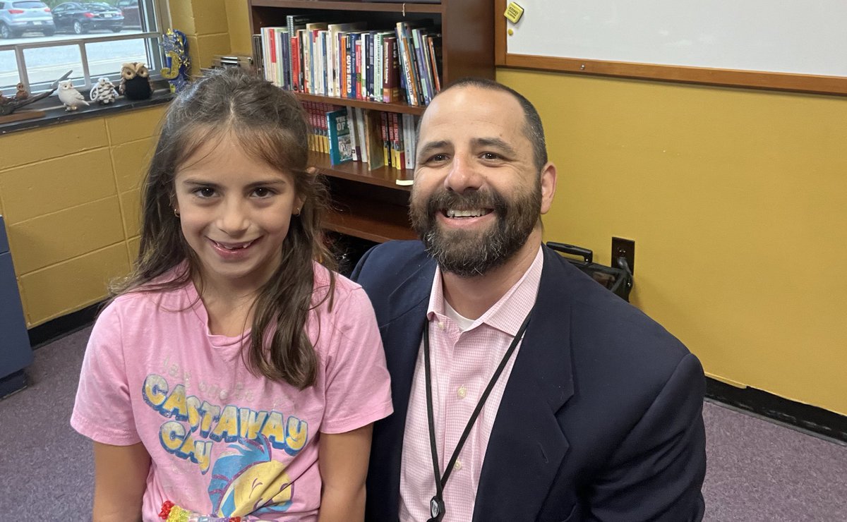 JJESOwls's tweet photo. #GoodNewsCalloftheDay for an Owlstanding second grader… she’s kind, works her hardest, and always has a smile on her face! #EverySecondCount #ProudPrincipal https://t.co/zt24cpgPFP