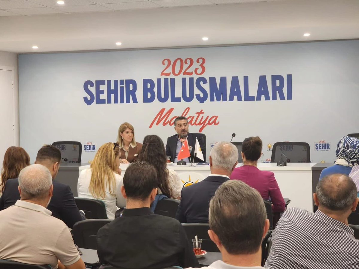 Haftalık olağan il yönetim kurulu toplantımızı gerçekleştirdik. 

Teşkilat çalışmalarımıza dair istişare ettiğimiz toplantımızın hayırlara vesile olmasını diliyorum.

Hayırlı olsun dilekleri için toplantımıza katılan Malatya Milletvekilimiz <a href="/sirac_official/">İnanç Siraç Kara Ölmeztoprak</a>’a teşekkür ediyorum.