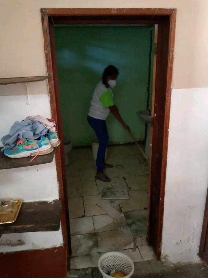 UEMaraConcepci1's tweet photo. Hoy iniciamos con las actividades de limpieza y administrativa en nuestra casa de estudio " U.E María Concepción de Bolivar" 
Trabajo en equipo es una Victoria Segura 💫
@NicolasMaduro
@_LaAvanzadora 
@xiomaluna 
@MPPEDUCACION 
@CDCECarabobo 
@CDCEPtoCabello https://t.co/M7DKenoU1Q