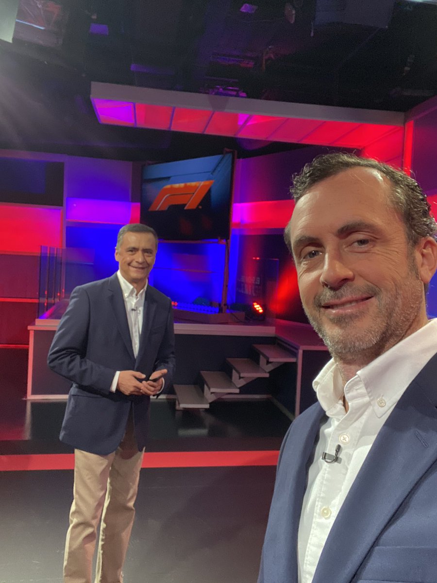 MichelJourdain's tweet photo. Listos para grabar El Show de la Fórmula 1 con @giselle_zm y mis amigos @chacho_lml @diegofmejia y @AlbertFabrega en @FOXSportsMX
#F1XFSM https://t.co/iy8E2EiYsY