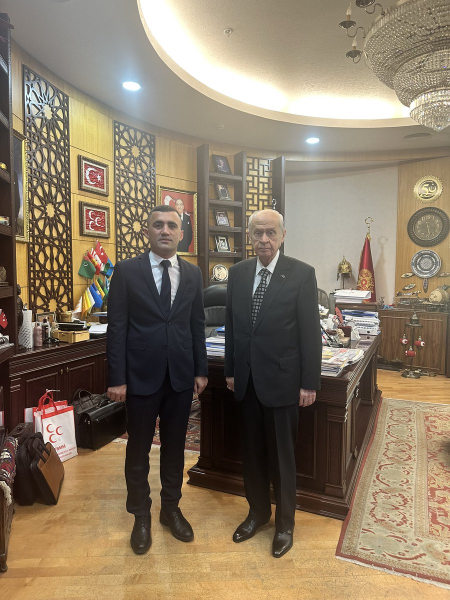 Liderimiz Sn.Devlet BAHÇELİ’yi ziyaret ederek emir ve talimatlarını aldık. 
Elini öperek hayır dualarını aldık.