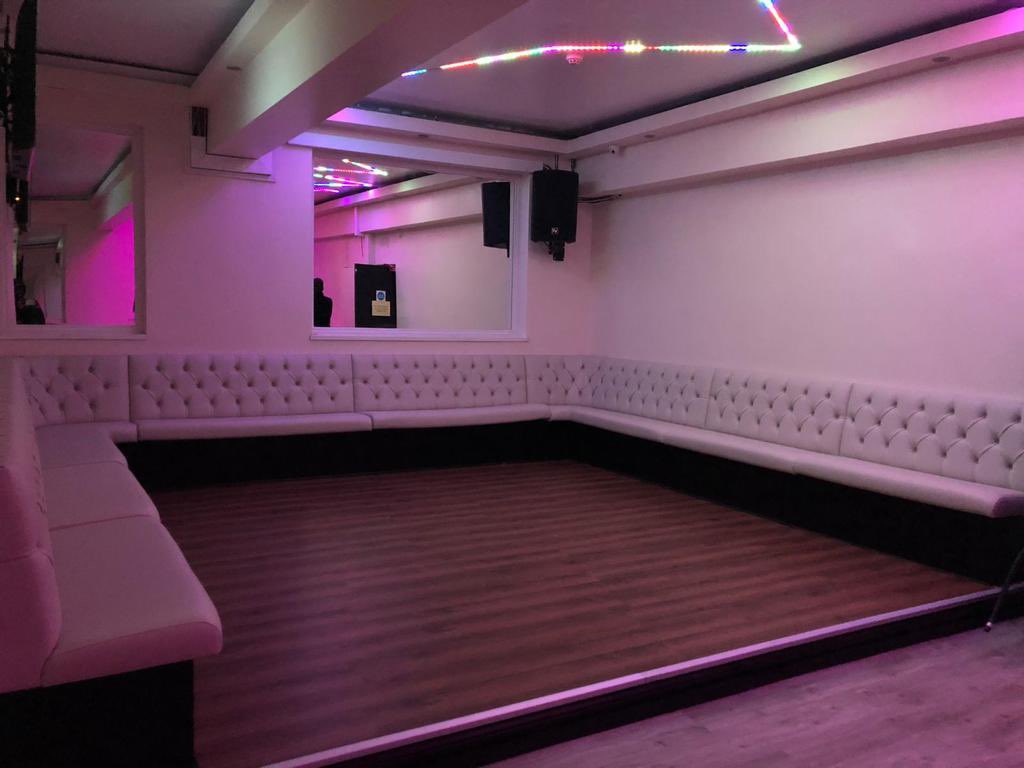 Patrickcgeorgex's tweet photo. Hi Guys I got a dry hire venue there to rent in the East London area. Perfect for parties and functions please get into touch if interested. Capacity 250. 👊🏾 dm for more info, https://t.co/HlbZoWU0vj